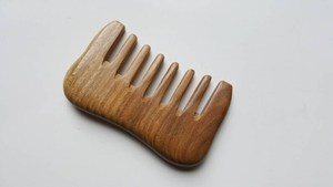 Peine de Madera Ecológico al por Mayor, Desenreda el Cabello, Peine de Madera de Neem de Alta Calidad para Uso Doméstico, Hecho a Mano, Artesanía Atemporal - Product Image 4