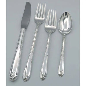 Juego de cubiertos metálicos aptos para alimentos con construcción duradera para el hogar, cocina, restaurante, hotel, catering y comedor. - Product Image 6