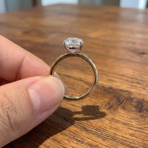 Anillo de Diamante Simulado de Corte Ovalado, Anillo de Compromiso Delicado para Viaje, Anillo de Promesa Plateado - Product Image 4