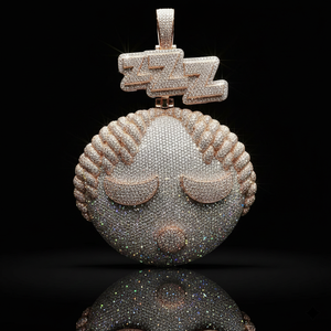 จี้รูปหน้านอนแบบ Iced Out  ชุบทองคำขาว 925 14K โรสโกลด์ ประดับเพชรแบบ Micro Pave พร้อมลวดลายละเอียด - Product Image 1