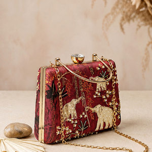 Pochette brodée élégante Crimson Elephant Garden pour femme, idéale pour les soirées et les occasions festives - Product Image 2