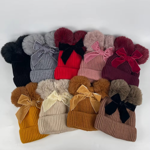 Gorro de Invierno Cálido para Bebés y Niños Pequeños, Forrado de Algodón, con Lazo de Terciopelo, Gorro de Lana Tejida con Doble Pompón - Product Image 3