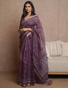 Sari de mariage d'automne en polyester imprimé Kota Doria sans plis pour femme KV avec chemisier non cousu - Product Image 1