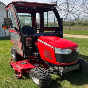 Tracteur Massey Ferguson GC1725M à vendre avec des applications polyvalentes en entretien des pelouses, jardinage et gestion de petites exploitations agricoles - Product Image 1