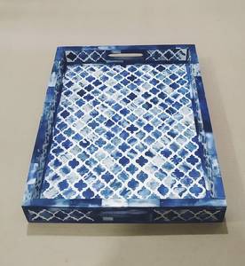 Plateau de service artisanal de style vintage en os bleu incrusté, plateau de service marocain |   Décor de service floral géométrique en os incrusté pour coiffeuse - Product Image 1