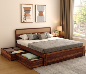Cama de madera de sheesham con acabado en teca, tallada y tapizada, para dormitorio, en diseño moderno, disponible desde India. - Product Image 1