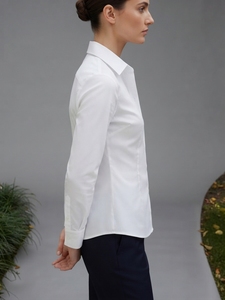 Chemise classique blanche pour femme, boutonnée, manches longues, en popeline de coton, col rabattu, coupe classique, pour le bureau - Product Image 2