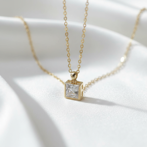 สร้อยคอจี้เพชรทรงปรินเซสคัท 1 กะรัต ดีไซน์ทันสมัย ตัวเรือนเงินแท้ 925 ประดับเพชรซิคอน พร้อมสายสร้อยแบบเชื่อมต่อ เหมาะสำหรับผู้หญิงในงานหมั้น - Product Image 3