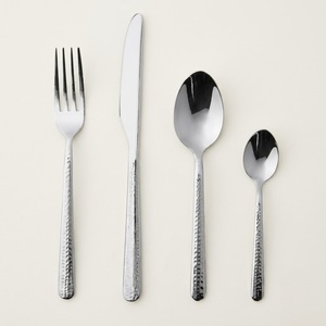 Ensemble de couverts de luxe en acier inoxydable martelé, finition polie miroir, pour hôtels, restaurants et environnements modernes - Product Image 1
