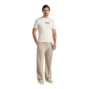 T-shirt en coton tricoté pour homme, col rond, manches courtes, coupe ajustée, imprimé discret sur la poitrine, ourlet côtelé, style décontracté minimaliste, vente en gros, personnalisable OEM - Product Image 1