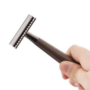 1 Rasoir de sécurité à double tranchant avec long manche en bois naturel, lame en alliage festonnée, outils de rasage - Product Image 5