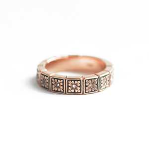Anillo de boda grabado estilo Art Déco de 5 mm con diamantes de laboratorio talla redonda de media eternidad, joyería fina de lujo vintage en oro macizo de 14K y 18K - Product Image 5