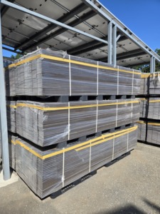 Offre Spéciale DUSSEN WOOD 3ème Génération Terrasse en WPC Écologique Antidérapant Imperméable Contemporain pour Bord de Piscine, Barbecue, Jardin, Parc, Stade - Product Image 1