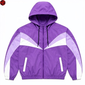 Conjunto Deportivo Cortavientos Color Morado con Bloques de Color, Chaqueta con Capucha y Cremallera y Pantalones Cortos, Unisex - Product Image 5