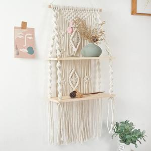 Étagère murale bohème en macramé, support de rangement suspendu en bois, présentoir en corde de coton pour la décoration de salon et de la maison - Product Image 1
