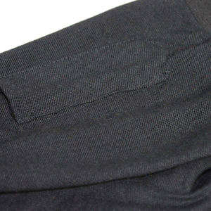 เสื้อโปโลผู้ชายสีพื้นแบบทอ มีกระเป๋า ดีไซน์ทรงปกติ - Product Image 1