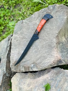 มีดแล่เนื้อทำมือ Edge Master ผลิตจากเหล็กกล้าไร้สนิม ด้ามไม้ผสมเรซิ่น พร้อมปลอกหนัง ดีไซน์ทันสมัย ใช้กับเครื่องล้างจานได้ - Product Image 3