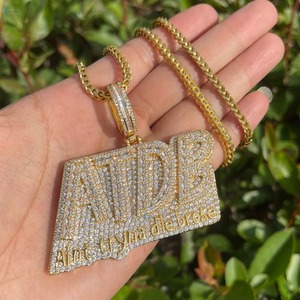 Colgante Personalizado con Letra Inicial de Moissanita Iced Out, Chapado en Oro de 18K, Temática Hip Hop, Doble Tono - Product Image 4