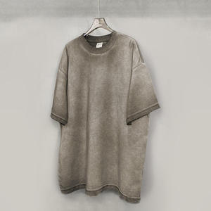 Camiseta Urbana para Hombre con Bolsillos Tipo Cargo, Moda Streetwear, Logotipo Personalizado, Venta al Por Mayor Internacional, Outfitize - Product Image 1