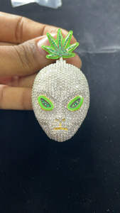 Collar con Colgante de Moissanita Alienígena de Diseño Único, Estilo Hiphop, con Piedras Brillantes, para Amantes de la Joyería de Ciencia Ficción y Fantasía, en Oferta - Product Image 2