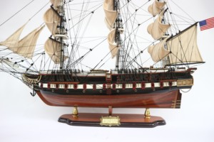 Maqueta de Velero de Madera Pintada a Mano USS CONSTITUTION, Personalizada, Antigua, Coleccionable, Temática Oceánica, de Sobremesa, Ho Chi - Product Image 5