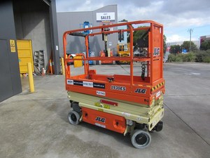 รถยกแบบกรรไกร JLG GS-4047 ปี 2026 ขนาด 19 ฟุต เครื่องยนต์ดีเซล แพลตฟอร์มยกไฮดรอลิกขนาดกะทัดรัด สำหรับงานซ่อมบำรุงภายในอาคาร รับน้ำหนักได้ 1000 กก. ใหม่ - Product Image 6