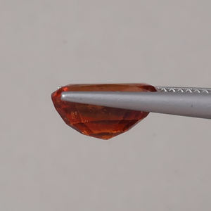 Hessonita Roja Natural al por Mayor, Gema Suelta de 4.16 Quilates, Corte Ovalado 11x7.5mm 6mm, Ligera |   Joyería de Excelente Calidad Certificada por IGI - Product Image 2