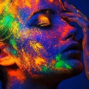 Poudre de couleur néon biodégradable non toxique 5 couleurs, idéale pour les fêtes UV, les anniversaires, le festival Holi et les célébrations. | - Product Image 2