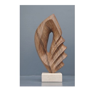 Escultura de madera de lujo, figura artística tallada para decoración de interiores de hoteles, boutiques y residencias. - Product Image 1