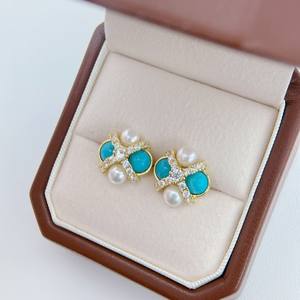 Pendientes de Perlas de Agua Dulce Naturales de Zhuji, Estilo Retro Francés, Europeo y Americano para Mujer - Product Image 1