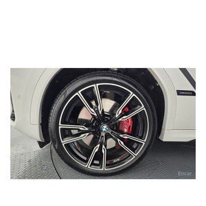 BMW X6 M60i 2024, 8 090 km, boîte de vitesses automatique, conduite à gauche - Product Image 5