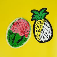 Patchs à sequins personnalisés OEM en gros, thermocollants pour décorations de vêtements, chapeaux, sacs à dos, formes personnalisées cœur et fruits