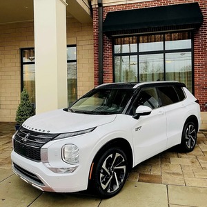 Hot Deal Mitsubishi Outlander Premium SUV Luxury Drive King Fuel Saver Export Ready Family Power Machine Global Market Choice - Product Image 4