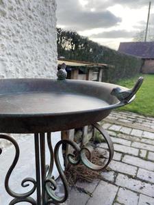 Vintage Iron Birdbath <b>Stand</b> Outdoor Garden Decor Weather Resistant Natural Finish <b>Bird</b> Theme Freestanding - Product Image 3
