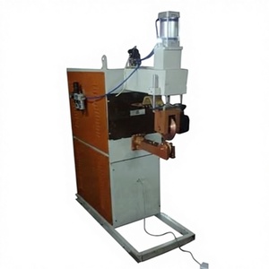 เครื่องเชื่อมแนวตั้ง 15 กิโลโวลต์แอมป์ สำหรับเชื่อมเหล็กอ่อน กระแสไฟ 17,000 ถึง 39,000 แอมป์ - Product Image 1