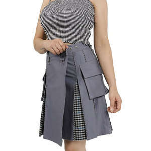 Jupe plissée grise en coton hybride pour femme avec accent écossais, poches cargo et double sangle, style utilitaire et tendance - Product Image 5