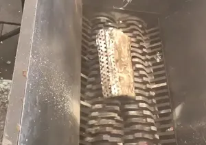 Trituradora de Radiadores de Doble Eje Superior para Automóviles, Equipo Semiautomático de Alta Resistencia para Reciclaje de Chatarra Metálica de Uso Industrial - Product Image 6