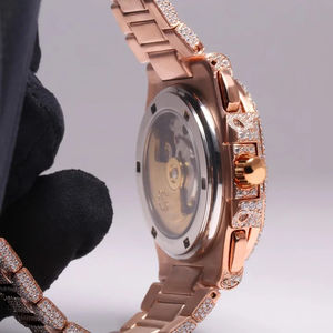 Montre de luxe unisexe en or rose et moissanite, très demandée, avec cadran VVS serti de diamants, disponible à prix d'exportation - Product Image 4