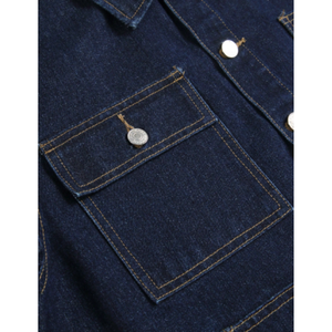 เสื้อโค้ทเดนิมทรงทรัคเกอร์สีน้ำเงินเข้มสไตล์วินเทจ ตกแต่งด้วยผ้าปะติด  แบบมีกระเป๋าหลายช่อง  สำหรับงานหนัก  สวมใส่สบายๆ  ติดกระดุมด้านหน้า  เสื้อคลุมผู้ชาย - Product Image 4