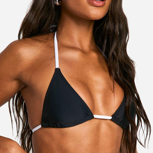Conjunto de bikini negro para mujer con top halter con ribete en contraste blanco y braguita con lazo lateral, traje de baño de poliéster y elastano de color liso - Product Image 6