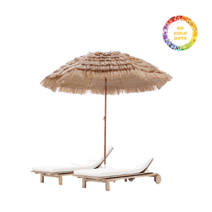 Sombrilla decorativa de hojas de palma para sombra en exteriores, ideal para hoteles, cafeterías y áreas de ocio al aire libre. - Product Image 4