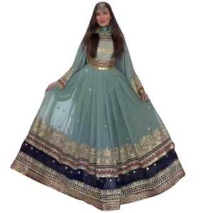 Nouvelle Arrivée Robes de Mariée Afghanes Kuchi Modernes Noires à Coupe Trapèze Longueur Genou avec Appliques Tribales Multicolores Faites à la Main et Col en V - Product Image 1