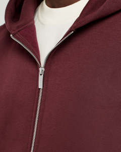 เสื้อฮู้ดซิปผู้ชายสีเบอร์กันดี ทรงปกติ สีพื้น ผ้าเฟรนช์เทอร์รี่ 100% คอตตอน ป้องกันขนร่วง ใส่ได้ในฤดูใบไม้ร่วง - Product Image 5
