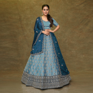 Lehenga Choli Dupatta en soie lourdement brodée pour femmes |   Robe de mariée indienne de créateur, longue, pour mariage, Diwali, plage ou soirée - Product Image 3