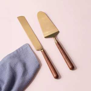 Ensemble de couteau et spatule à gâteau moderne doré, manches en bois, acier inoxydable poli miroir, couverts élégants pour gâteau de mariage, lavage à la main - Product Image 2