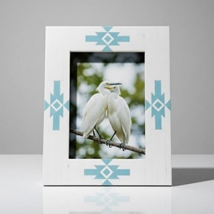 Cadre photo en bois moderne rectangulaire vertical fait main à motif chevron pour décoration de table - Product Image 3