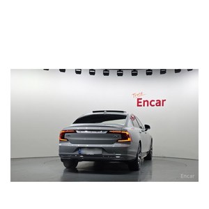 Volvo S90 B6 AWD 2024 avec sièges en cuir ultra-lumineux, boîte de vitesses automatique, caméra de recul, conduite à gauche, seulement 5 972 km parcourus - Product Image 4