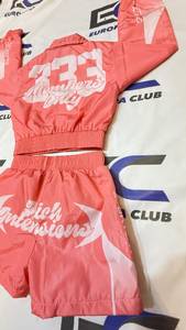 ชุดเซ็ตเสื้อแจ็คเก็ตวินด์เบรกเกอร์ผ้าไนลอนพิมพ์ลายแบบซับลิเมชั่นสำหรับผู้ชายขายส่ง พร้อมกางเกงขาสั้น ชุดเซ็ตเสื้อแจ็คเก็ตวินด์เบรกเกอร์แบบซิปครึ่งตัวสำหรับผู้หญิง - Product Image 5