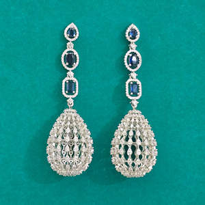 Mayorista y Fabricante de Pendientes Clásicos Americanos con Baño de Rodio, Latón y Circonita 444107 - Product Image 2