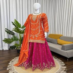 Conjunto Kurti Sharara de Seda Chinon para Mujer VASTRA COTTAGE con Dupatta, Bordado con Lentejuelas e Hilo, con Borde de Encaje, Traje Étnico Festivo para Fiestas - Product Image 5